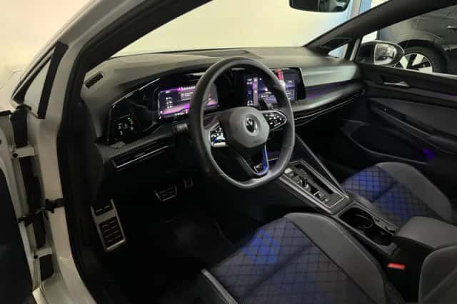 Volkswagen Golf (2021) thumbnail 5