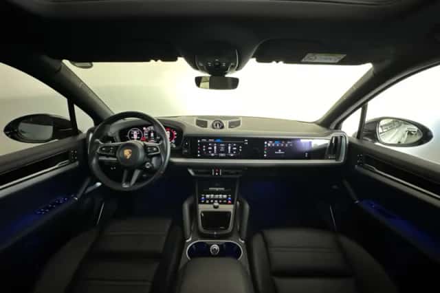 Porsche Cayenne (2023) thumbnail 4