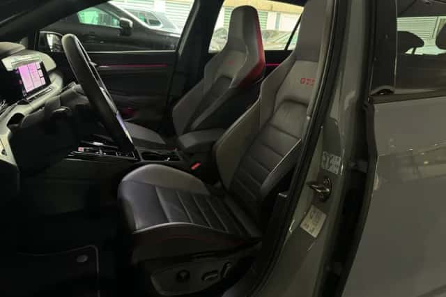 Volkswagen Golf (2023) thumbnail 6