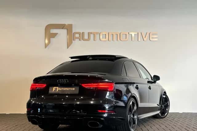Audi RS3 (2017) thumbnail 3