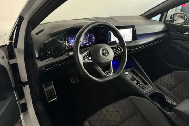 Volkswagen Golf (2021) thumbnail 4