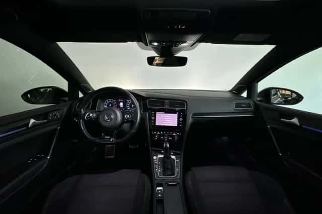 Volkswagen Golf (2019) thumbnail 4