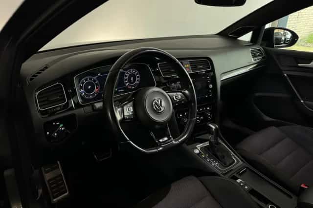 Volkswagen Golf (2019) thumbnail 5
