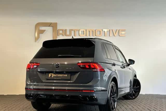 Volkswagen Tiguan (2021) thumbnail 3