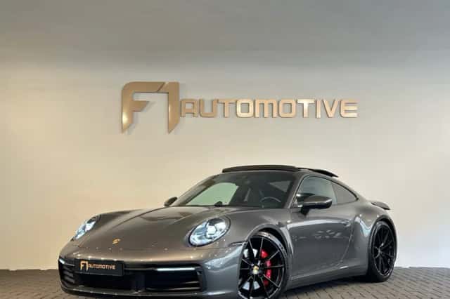Porsche 911 (2020) thumbnail 1
