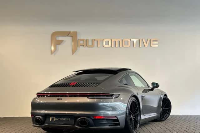 Porsche 911 (2020) thumbnail 3