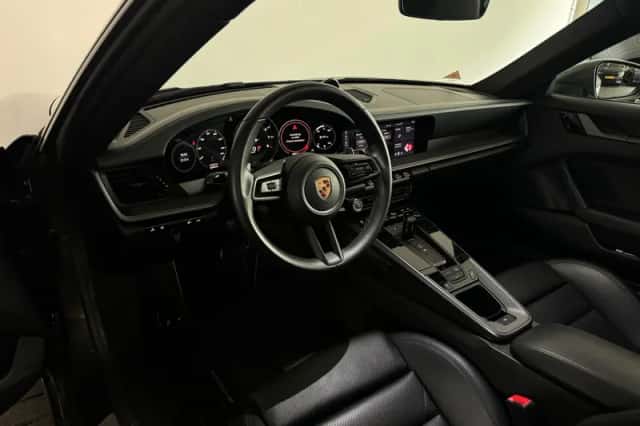 Porsche 911 (2020) thumbnail 4