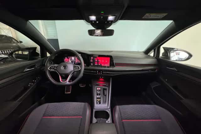 Volkswagen Golf (2021) thumbnail 4