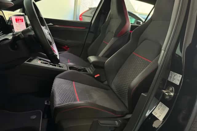 Volkswagen Golf (2021) thumbnail 6