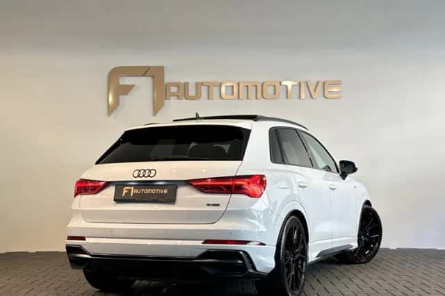 Audi Q3 (2019) thumbnail 3