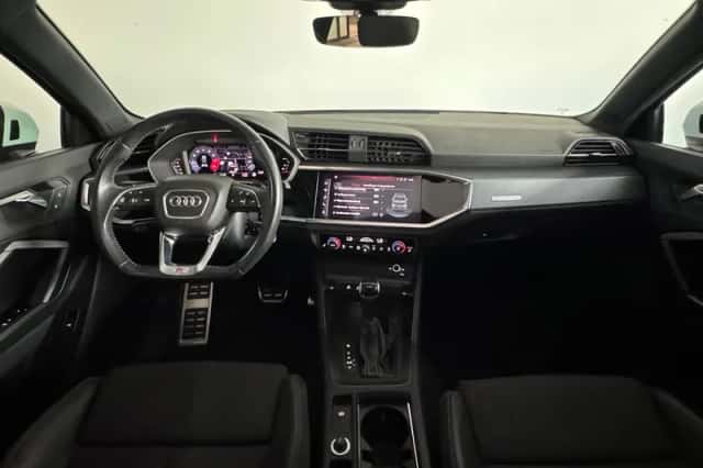 Audi Q3 (2019) thumbnail 4