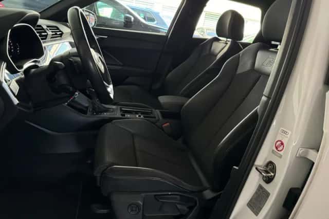 Audi Q3 (2019) thumbnail 6