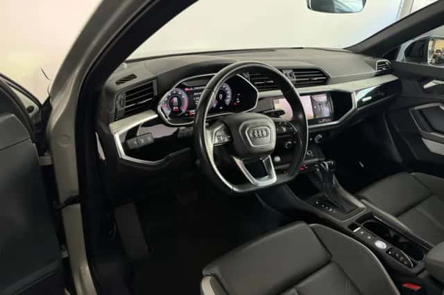 Audi Q3 (2019) thumbnail 4