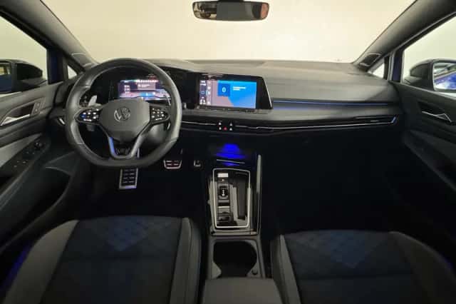Volkswagen Golf (2024) thumbnail 4