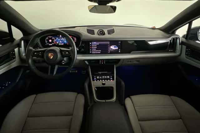 Porsche Cayenne (2024) thumbnail 4