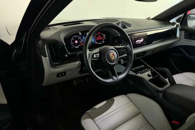 Porsche Cayenne (2024) thumbnail 5