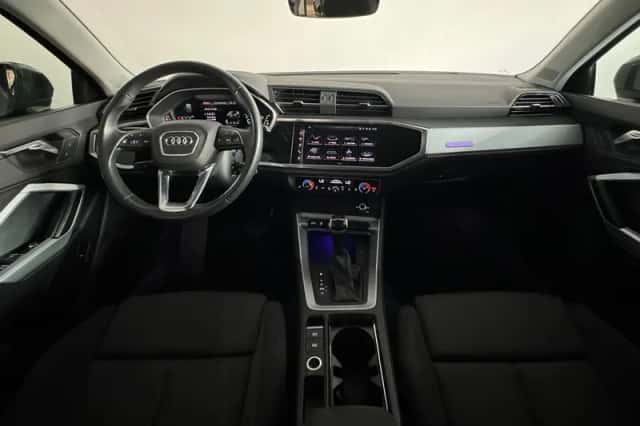 Audi Q3 (2022) thumbnail 4