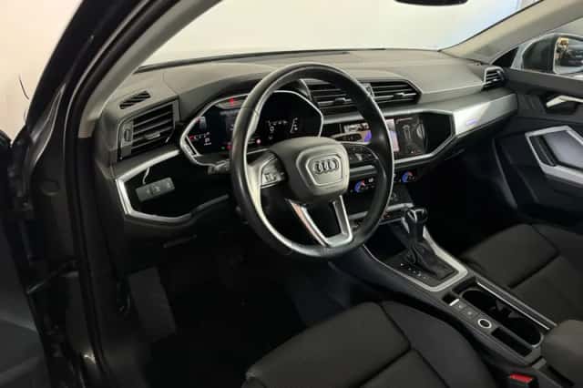 Audi Q3 (2022) thumbnail 5