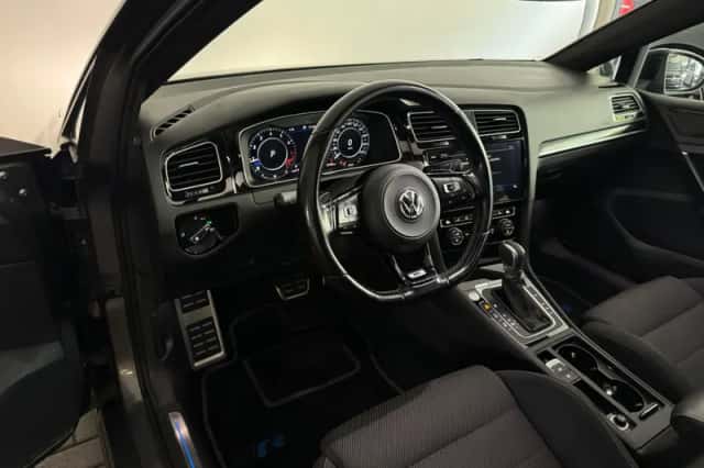 Volkswagen Golf (2018) thumbnail 5