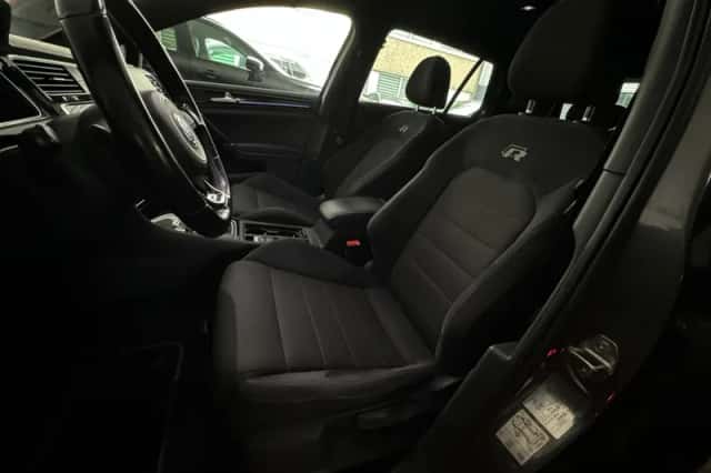 Volkswagen Golf (2018) thumbnail 6