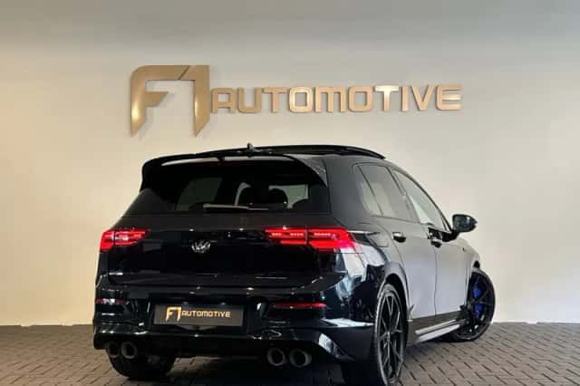 Volkswagen Golf (2023) thumbnail 3