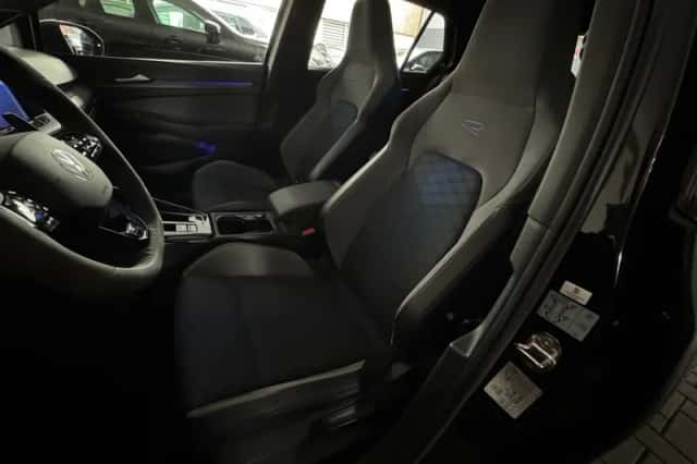 Volkswagen Golf (2023) thumbnail 6