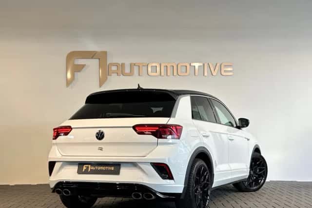 Volkswagen T-Roc (2021) thumbnail 3