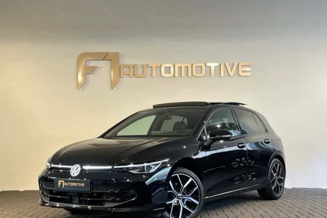 Volkswagen Golf (2024) thumbnail 1