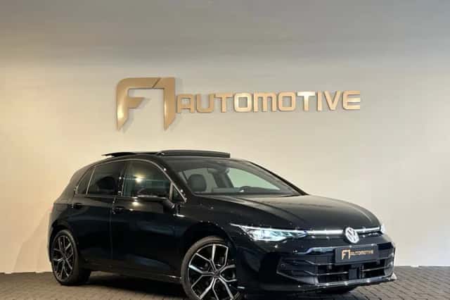 Volkswagen Golf (2024) thumbnail 5