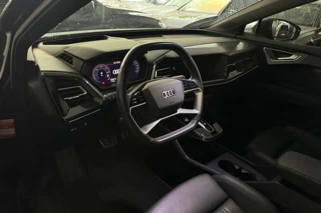 Audi Q4 e-tron (2021) thumbnail 5