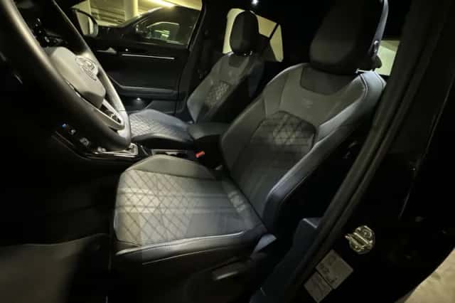 Volkswagen T-Roc (2024) thumbnail 6