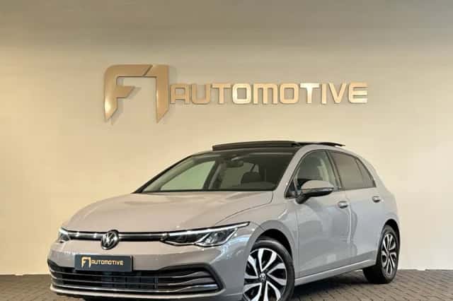 Volkswagen Golf (2022) thumbnail 1
