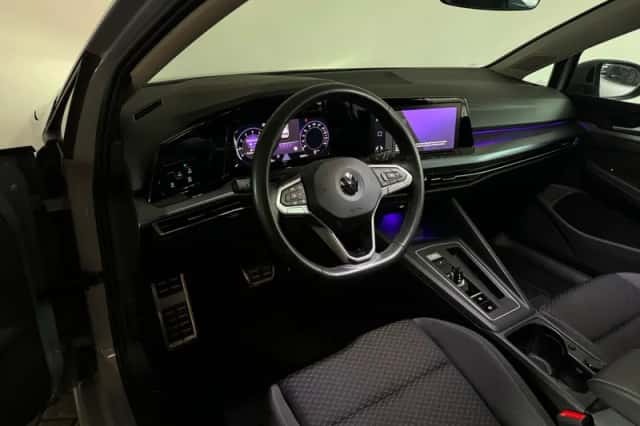 Volkswagen Golf (2022) thumbnail 2