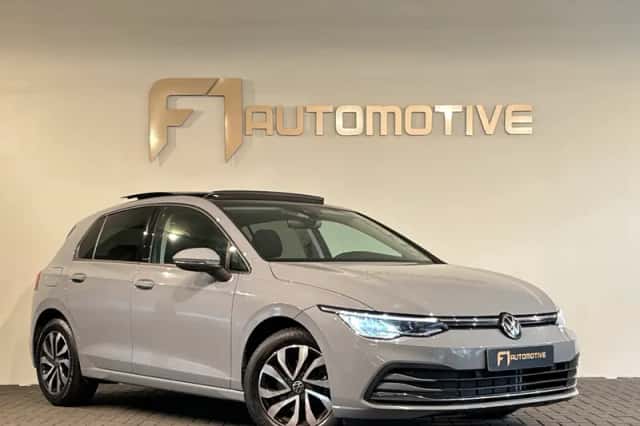 Volkswagen Golf (2022) thumbnail 4