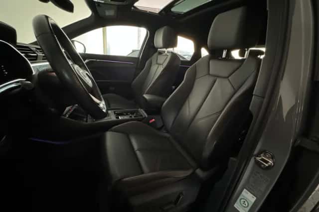 Audi Q3 (2021) thumbnail 5