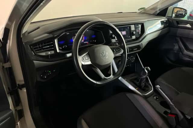 Volkswagen Polo (2023) thumbnail 2