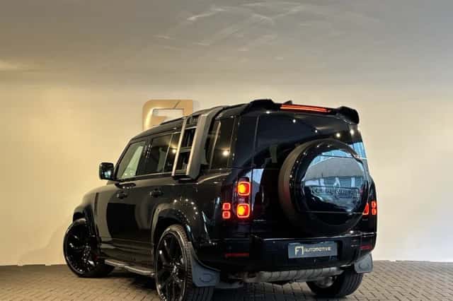 Land Rover Defender (2022) thumbnail 5