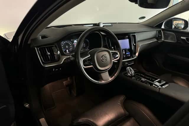 Volvo S60 (2021) thumbnail 2
