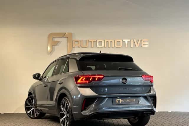 Volkswagen T-Roc (2024) thumbnail 4
