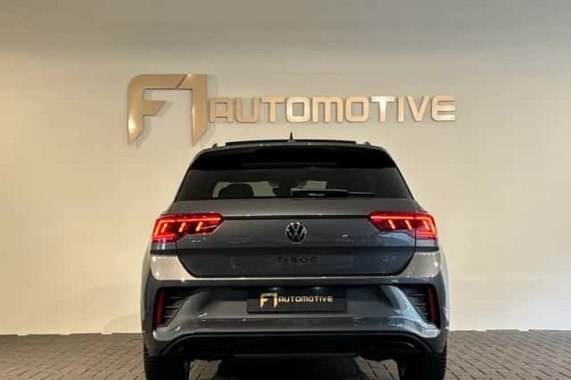 Volkswagen T-Roc (2024) thumbnail 5