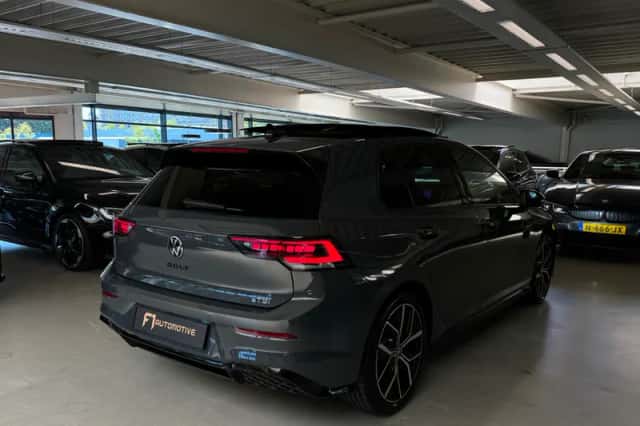 Volkswagen Golf (2025) thumbnail 2