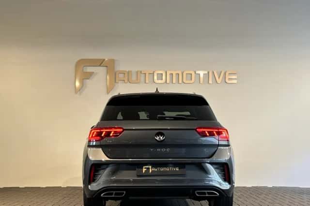 Volkswagen T-Roc (2024) thumbnail 5
