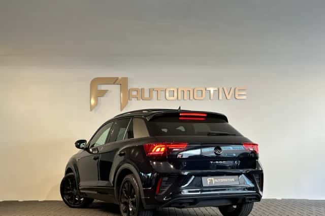 Volkswagen T-Roc (2024) thumbnail 4