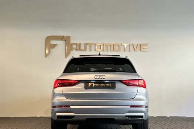 Audi Q3 (2022) thumbnail 5