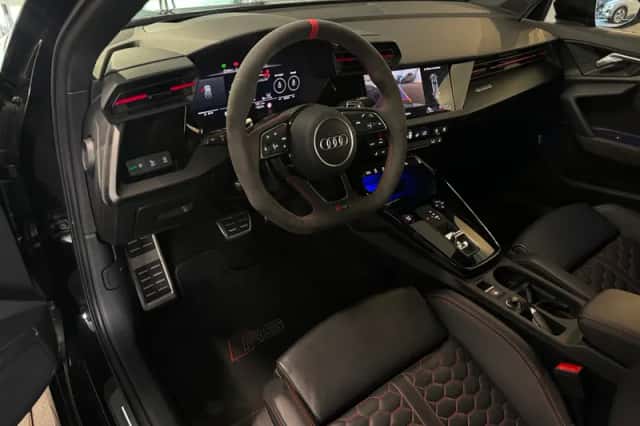 Audi RS3 (2022) thumbnail 2