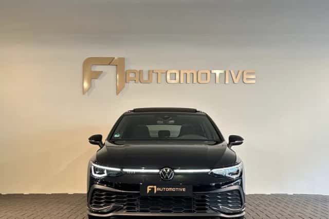 Volkswagen Golf (2024) thumbnail 3