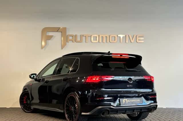 Volkswagen Golf (2024) thumbnail 6