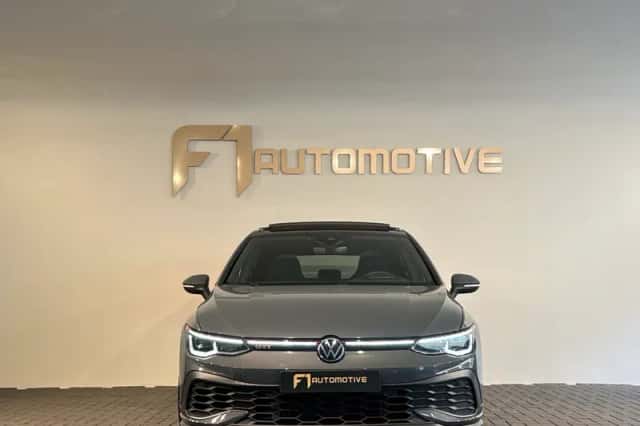 Volkswagen Golf (2021) thumbnail 2