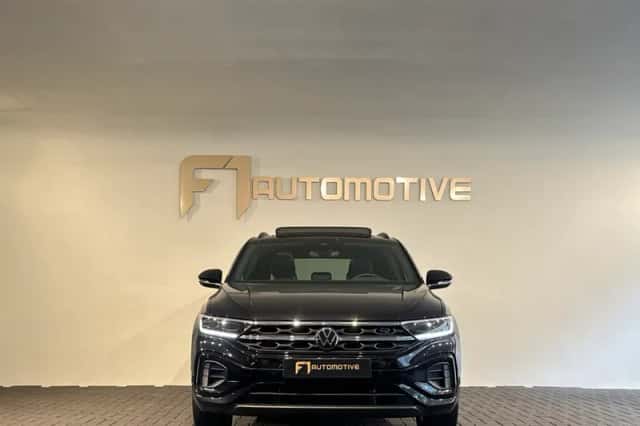 Volkswagen T-Roc (2024) thumbnail 3