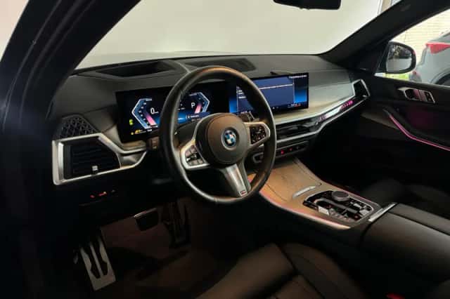 BMW X5 (2024) thumbnail 2